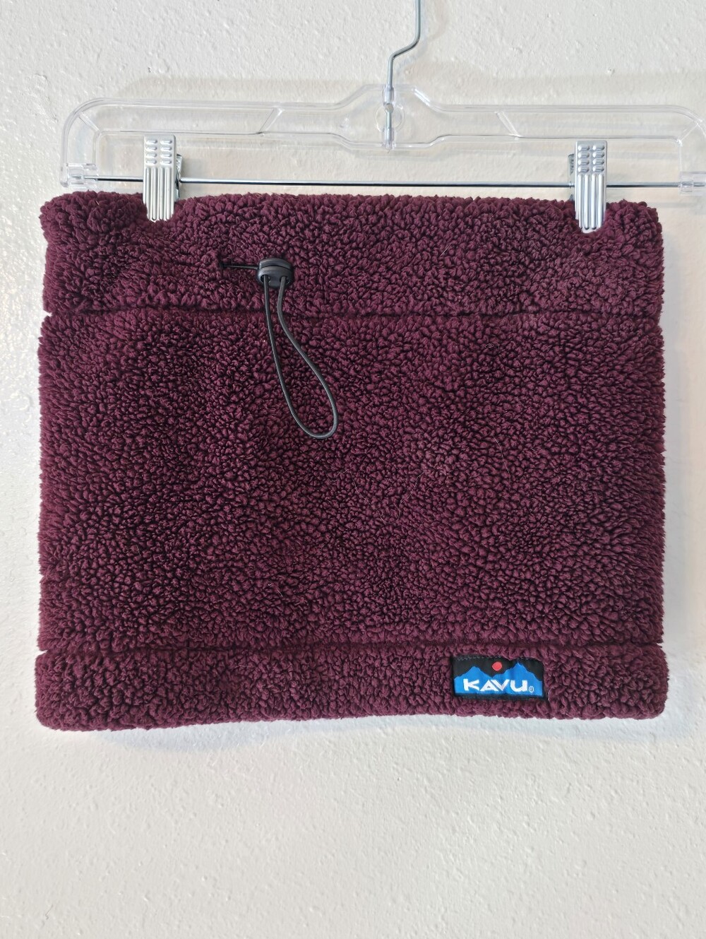 KAVU South Sound Fleece Neck Warmer Gaiter - Maroon "Winter Holiday" Print - OS